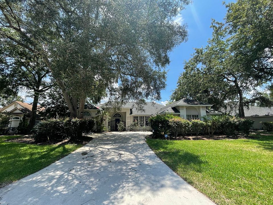2nd image of 825 Buckeye Ln