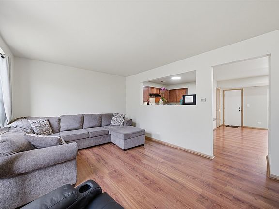 3rd image of 752 Four Seasons Blvd #752