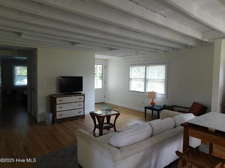 438 Pigott Rd — Photo 4