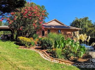 113 Pait Dr, Hendersonville, NC 28791