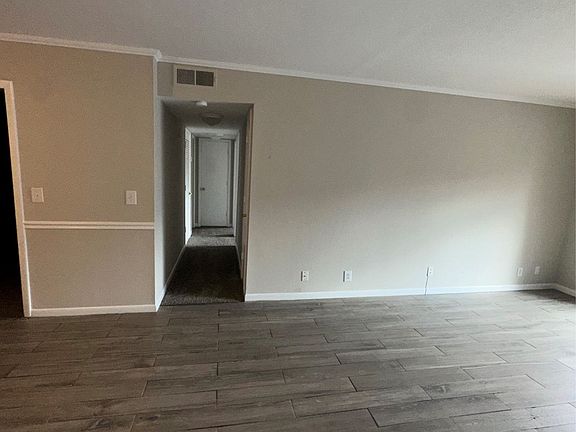 4th image of 370 Wallace Rd APT D13