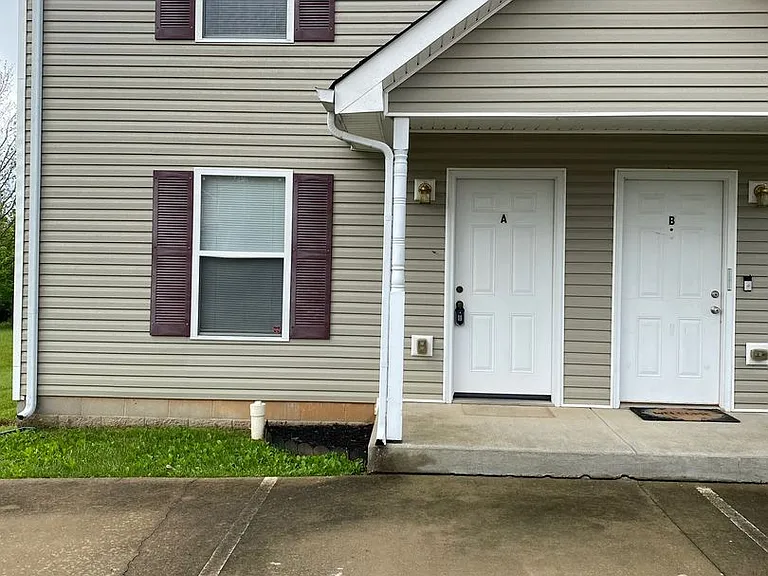 512 Patriot Park Ct — Photo 1