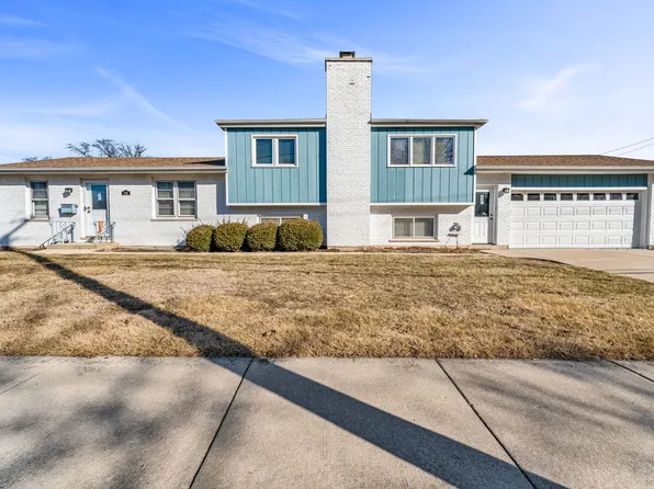 745 S Villa Ave, Villa Park, IL 60181