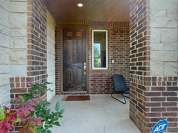 4th image of 22523 Strathmore Dr