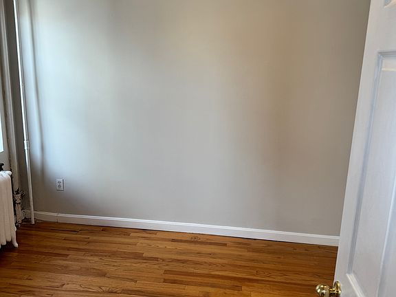 5th image of 224 Hanover St APT 4