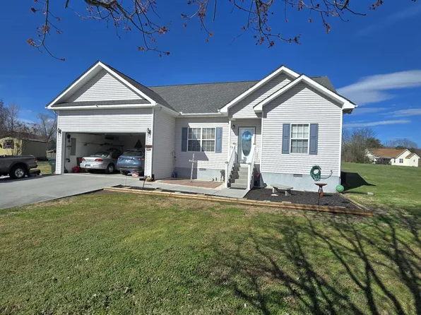 2112 Katie Ln, Dandridge, TN 37725