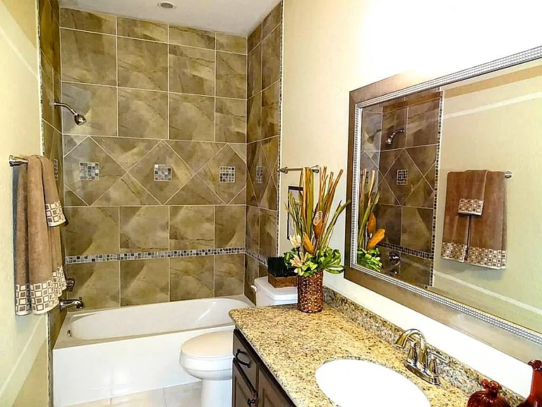 10114 Crescent Bluff Ln — Photo 32