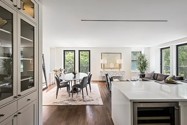 Sold by Nest Seekers International | media 4