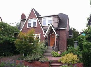 5607 Park Rd NE, Seattle, WA 98105