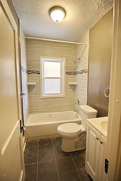 2nd image of 2620 Norwood Ave APT 6
