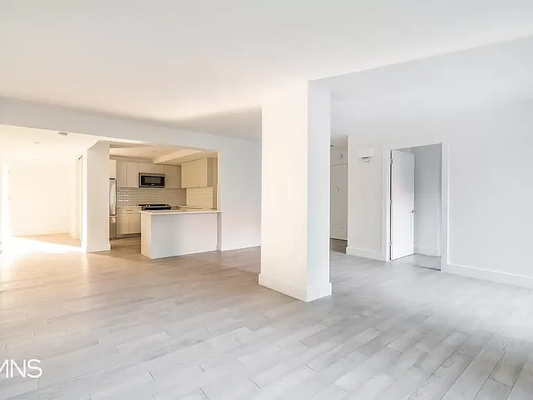 423 Ocean Pkwy #1A — Photo 3