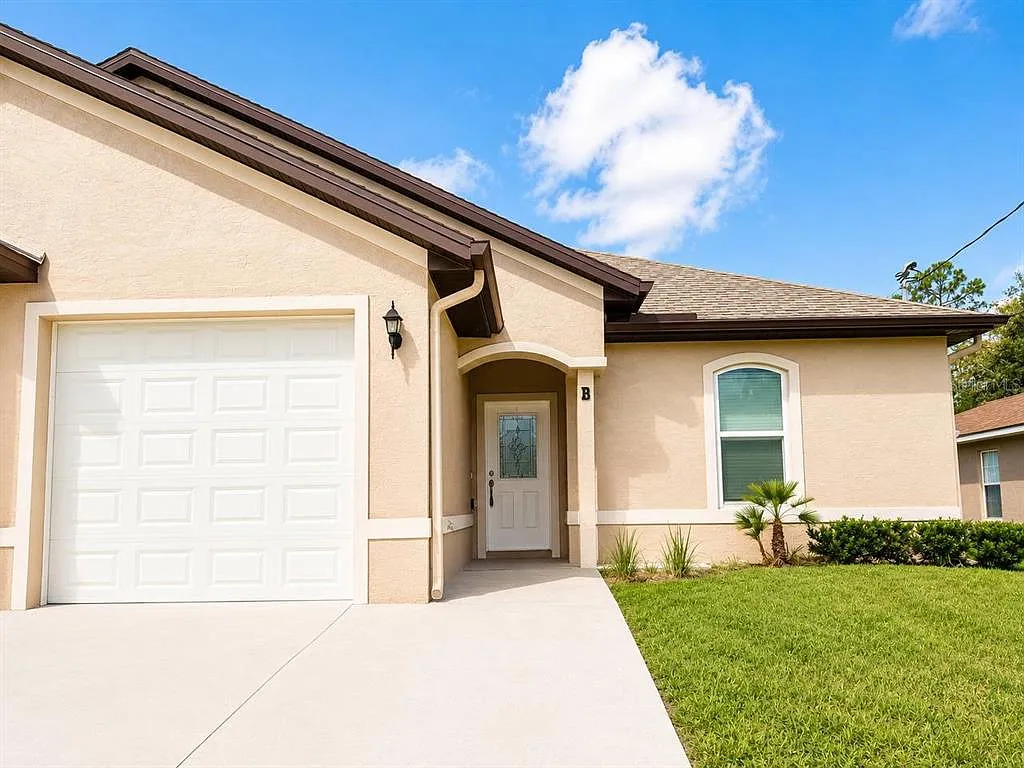 3 bed, 2.0 bath, 1200 sqft, $1,700 — Photo 2