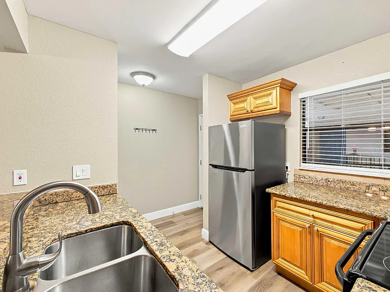 1601 Balfour Point Dr #H — Photo 7