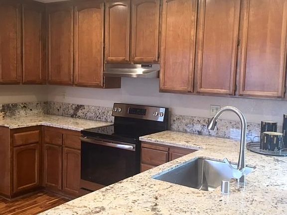 2nd image of 9076 Bramble Trail Way