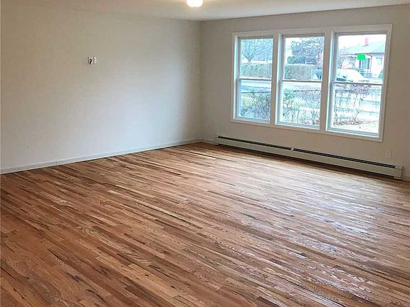 3rd image of 30 Emerald Ln S