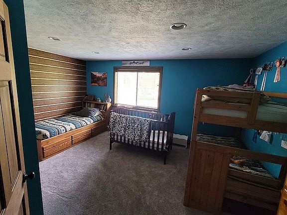 16x12 bedroom.