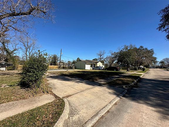 3rd image of 3919 Zephyr St Lot 19