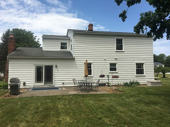 2nd image of 5673 Louise Dr
