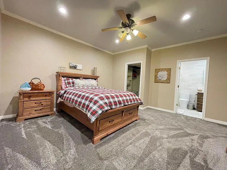 701 Martingale Ln — Photo 15