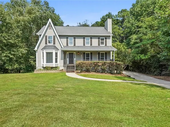 5647 Pipsissewa Dr, Flowery Branch, GA 30542