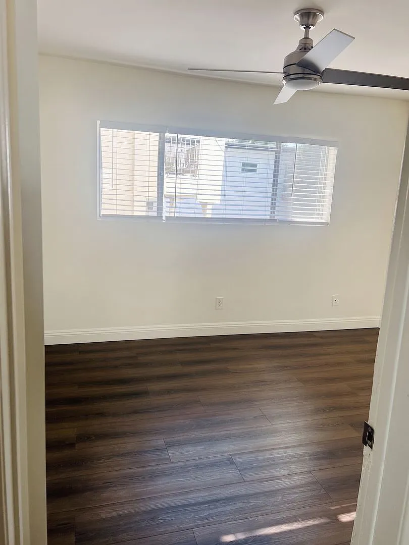 14914 Roscoe Blvd — Photo 4