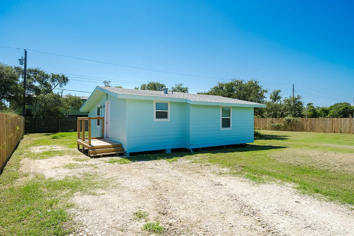 Building Photo - 248 Post Oak Ln