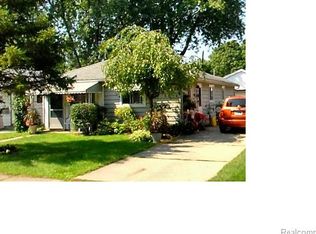 18269 Deering St, Livonia, MI 48152