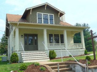 608 5th St, Shenandoah, VA 22849