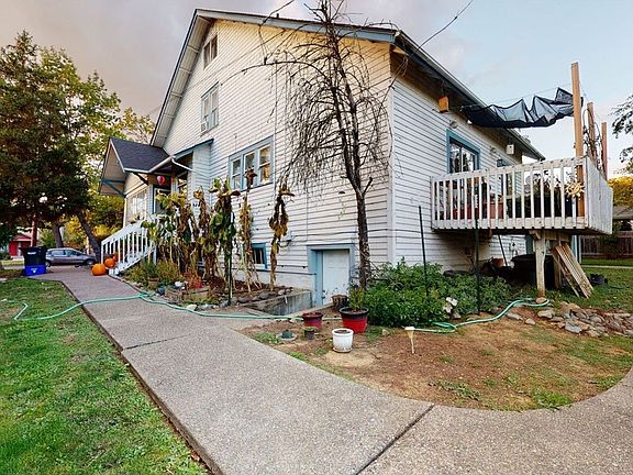 3rd image of 437 NE Jackson St APT 2