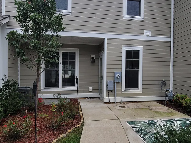 2022 Holmes Ct E — Photo 12