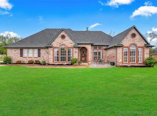 437 Deer Creek Ln, Skiatook, OK 74070