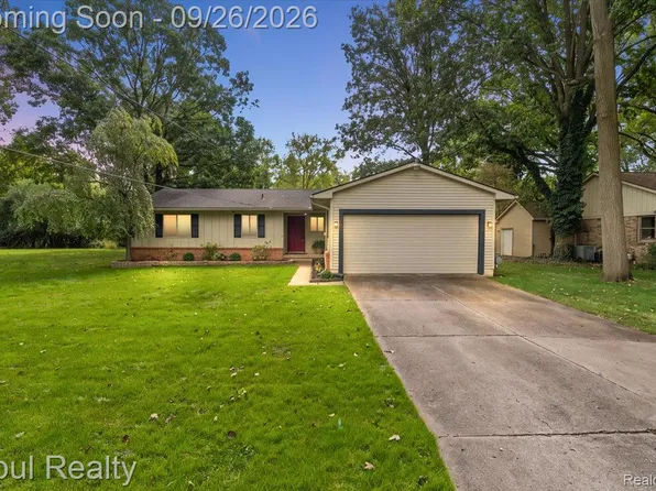 41429 Chattman St, Novi, MI 48375
