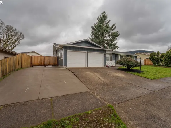 555 66th St, Springfield, OR 97478