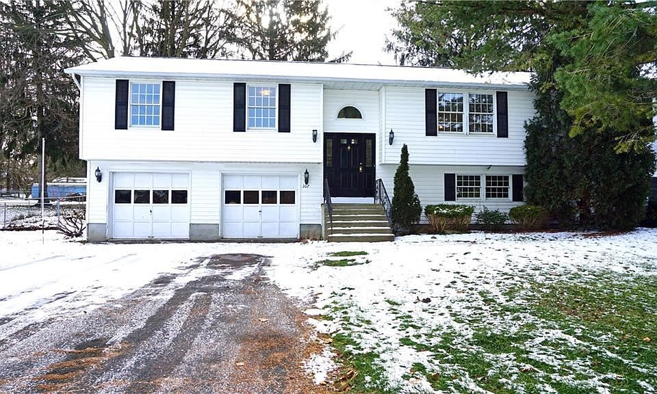 1st image of 107 Sanderson Dr
