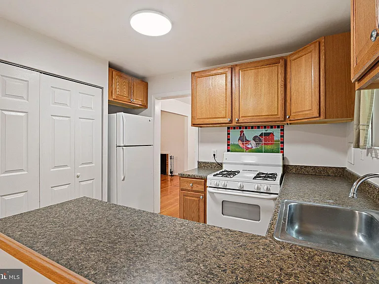 8701 Parliament Dr — Photo 9
