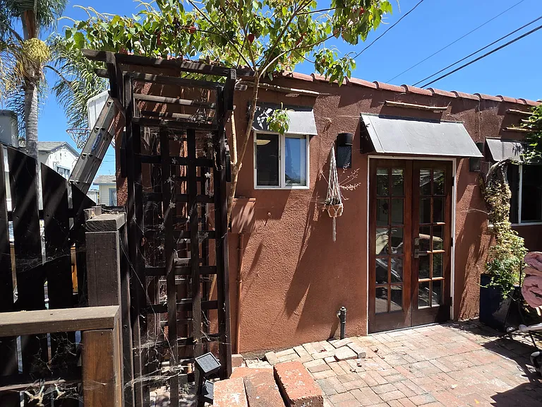 525 Casitas Rd — Photo 4
