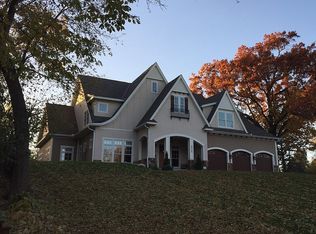 4908 Sunnyslope Rd E, Edina, MN 55424