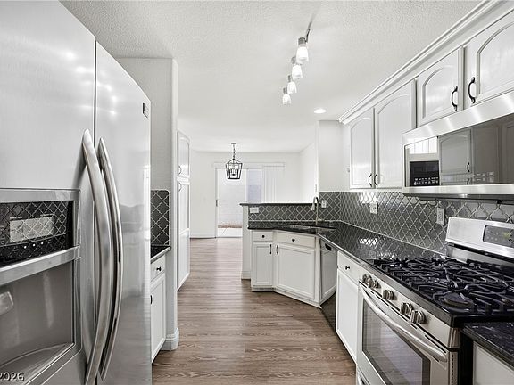 4th image of 206 Luninborg St