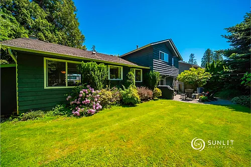 167 52a St #167 Photo 1