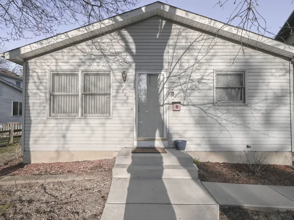 2909 Ezekiel Ave, Zion, IL 60099