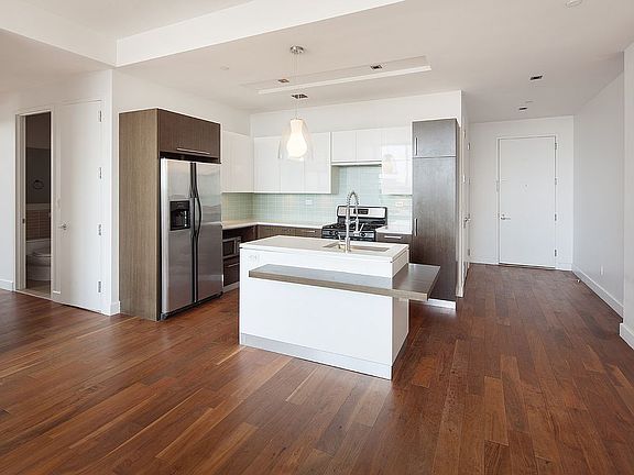 5th image of 2-17 51st Ave #204