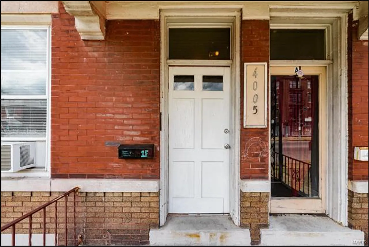 Building Photo - 4005 S Grand Blvd #FRONT
