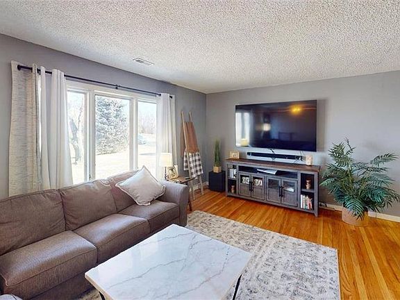 2nd image of 15683 Gilman Rd