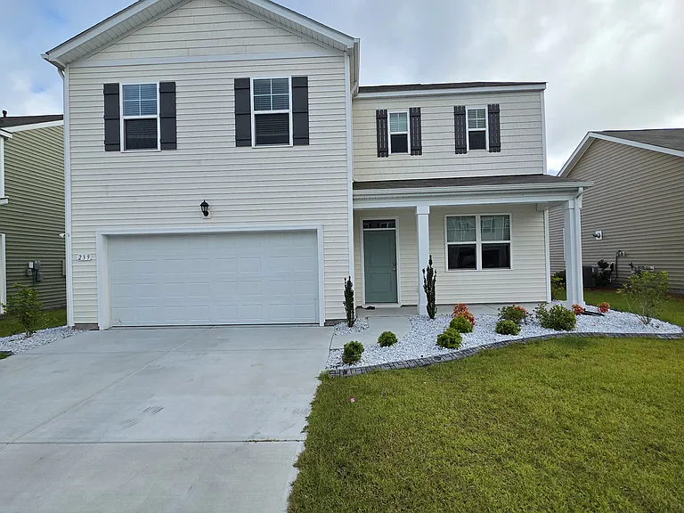 239 Londonshire Dr — Photo 2