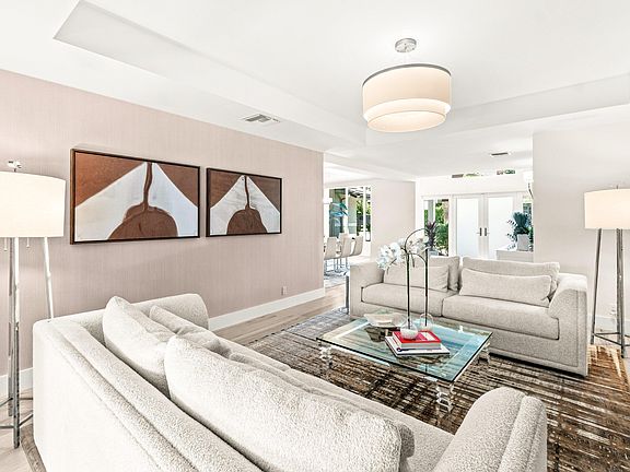 3rd image of 2367 Queen Palm Rd