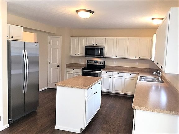 4th image of 1569 Primrose Ave