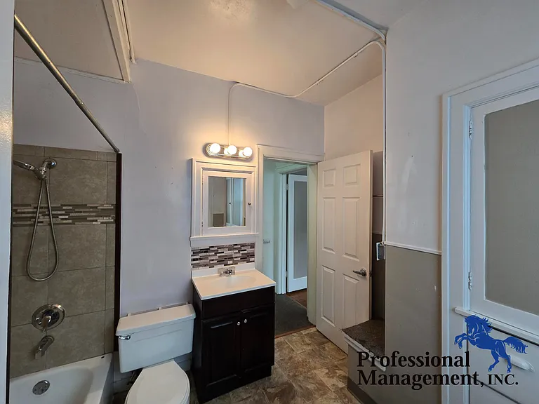 708 N 31st St #A — Photo 10