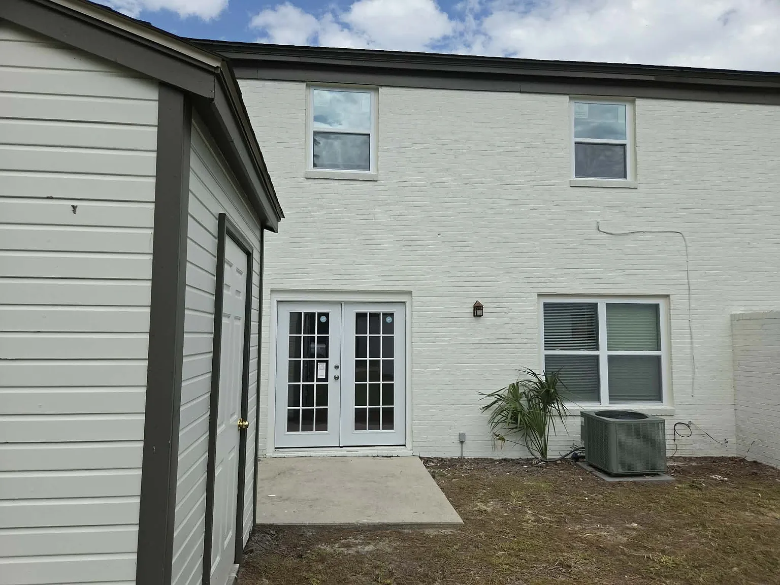 3 bed, 2.5 bath, 1428 sqft, $1,600 — Photo 2