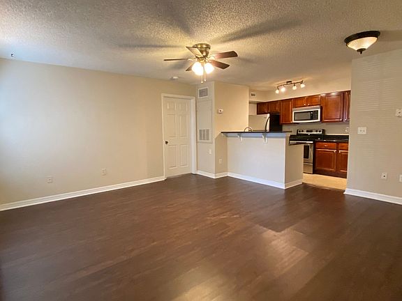 5th image of 5112 Park Central Dr Unit 614