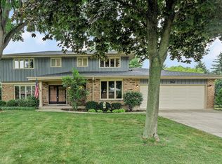 1597 Gamon Rd, Wheaton, IL 60189